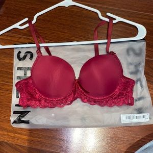 SHEIN size small Red laced push up bra NEVER WORN